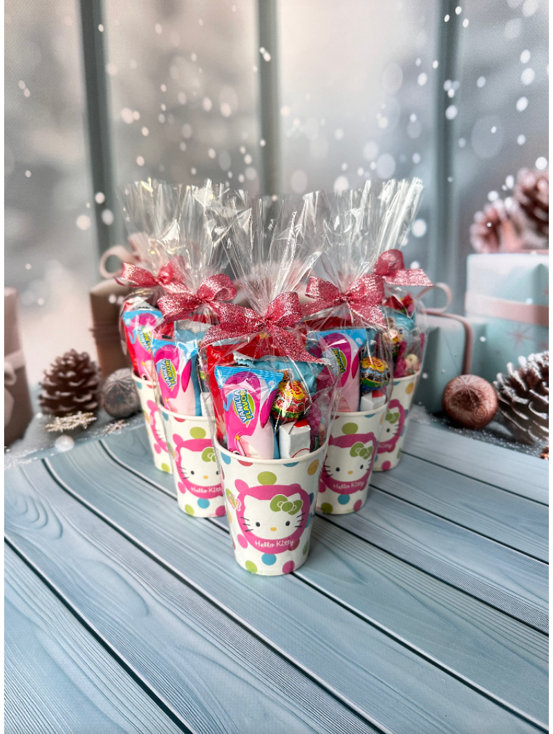 Смаколики для шкільного свята, Набори цукерок для дитячих свят, Коробочки з солодощами Смаколики для шкільного свята, Набори цукерок для дитячих свят, Коробочки з солодощами