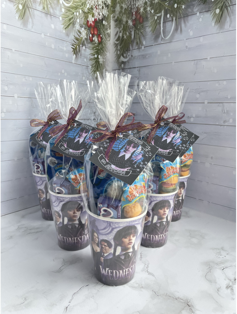 Набір для дитячого свята, Міні-Подарунок з яскравими цукерками, привітання для першокласника Набір для дитячого свята, Міні-Подарунок з яскравими цукерками, привітання для першокласника