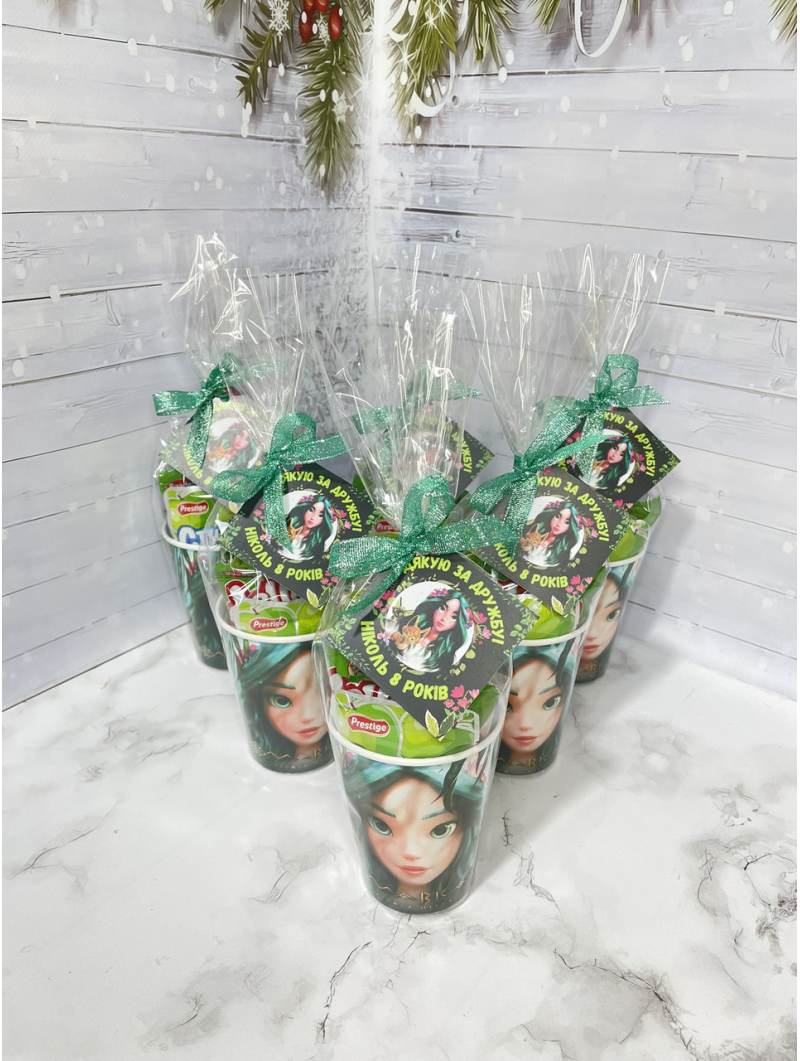 Індивідуальний дитячий подарунок для малюків "Веселі Сюрпризи", Маленький набір дитячих цукерок