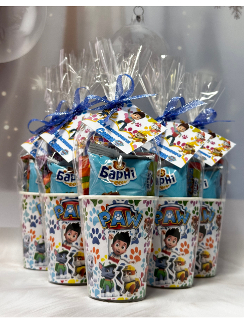 Стакан для дітей, набір цукерок з листівкою