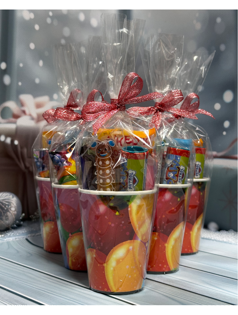Подарунковий солодкий набір для дітей з цукерками Подарунковий солодкий набір для дітей з цукерками