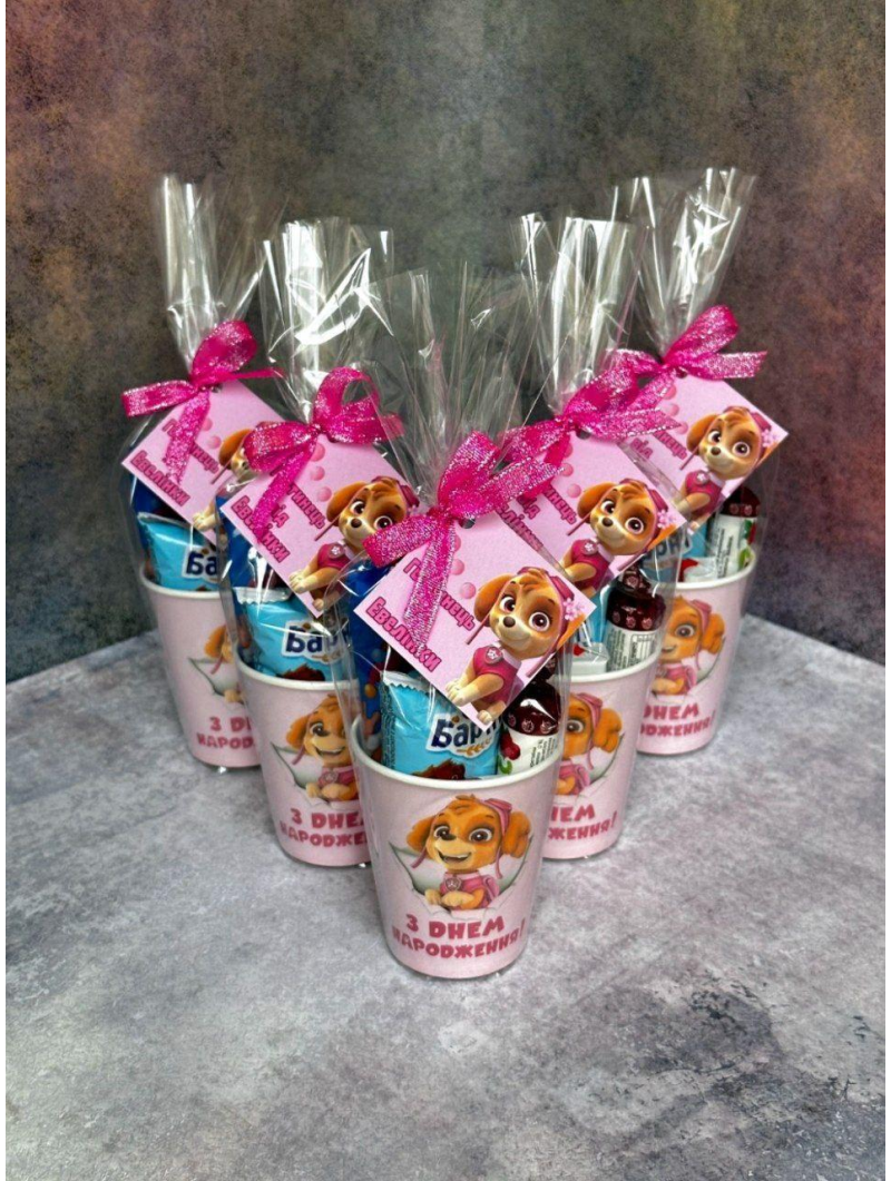 Набір солодощів у стакані для дітей Набір солодощів у стакані для дітей