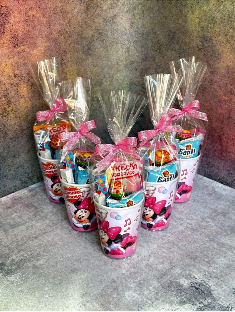 Індивідуальний солодкий пакетик на свято Індивідуальний солодкий пакетик на свято