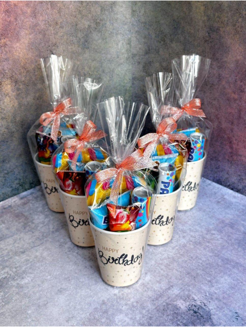 Солодка склянка для дітей, смачні подарунки на свято