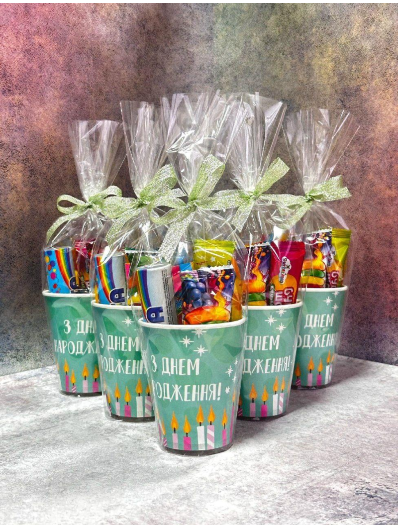 SweetBox для подарунка, солодощі для дітей на свято SweetBox для подарунка, солодощі для дітей на свято