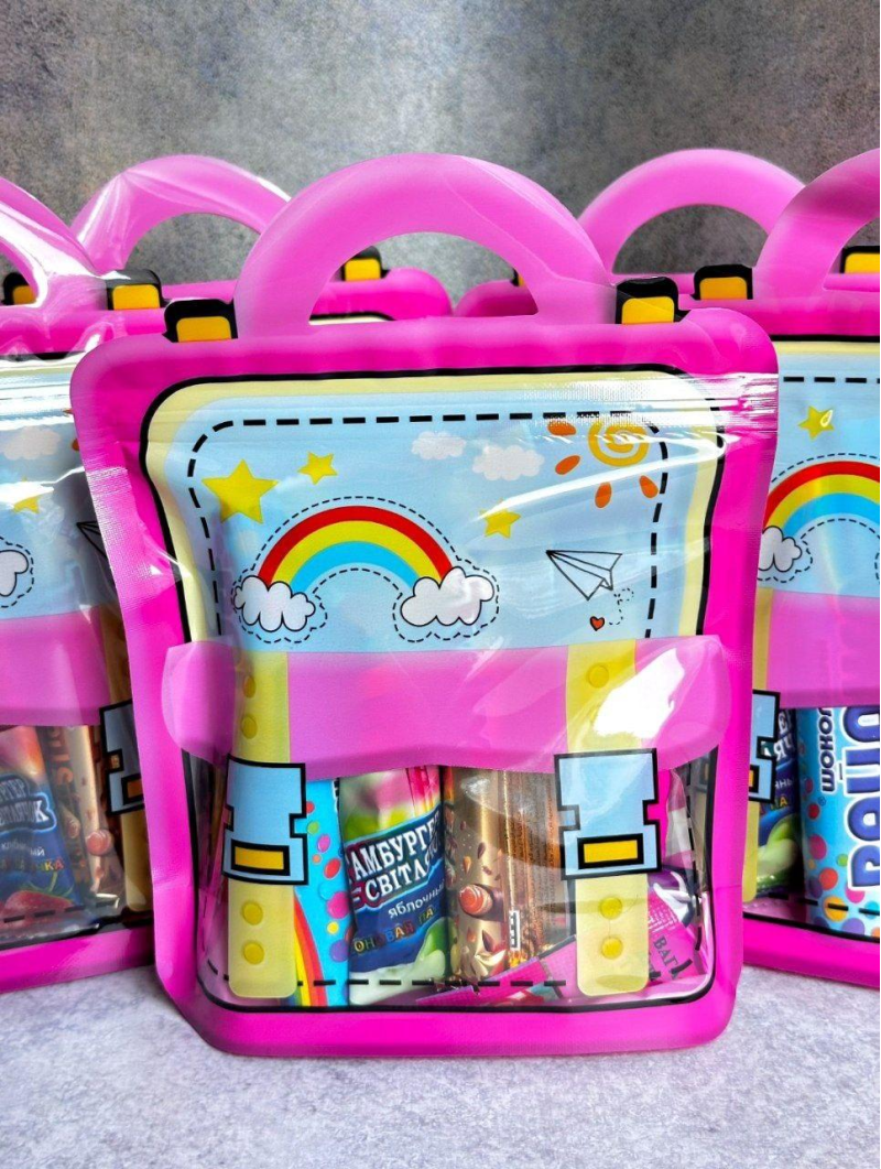 Гостинці в школу, подарунок дитині з солодощів Гостинці в школу, подарунок дитині з солодощів