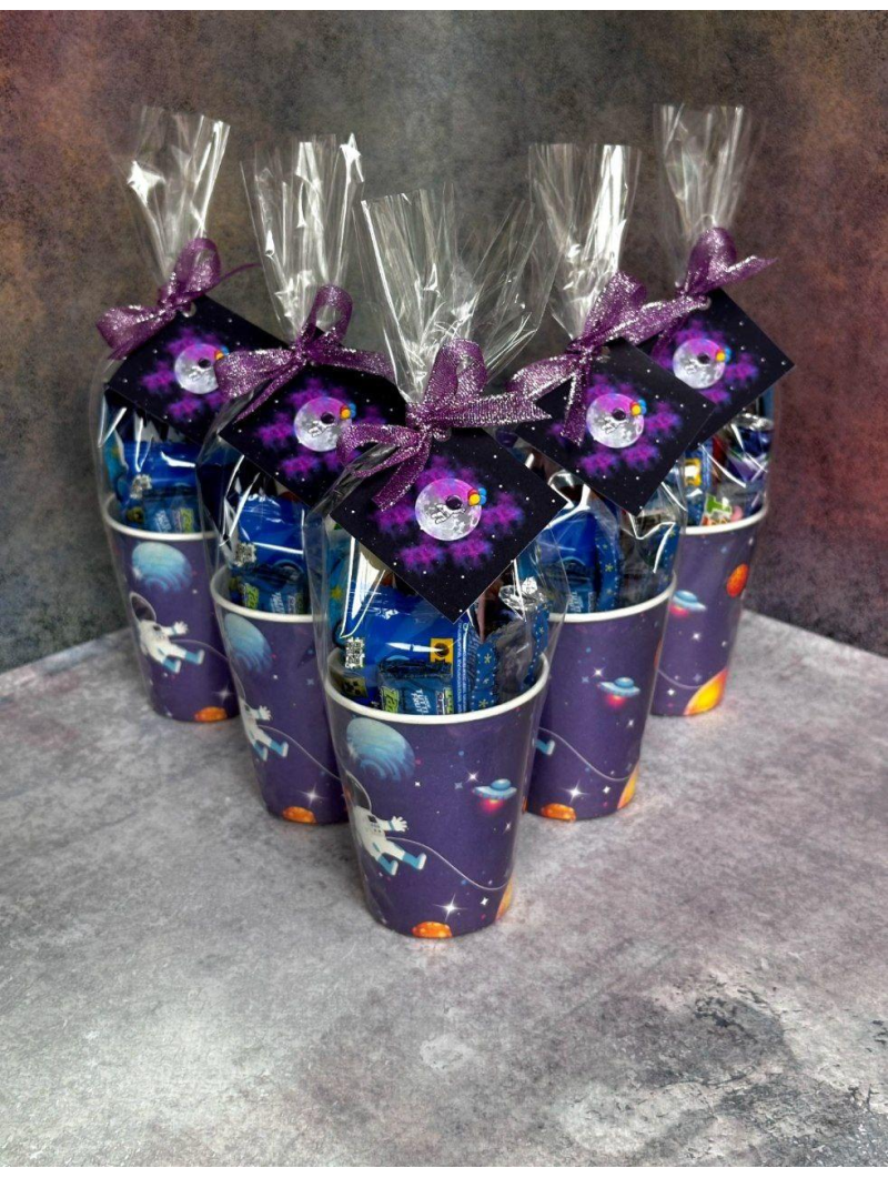 Міні стаканчик солодощів на дитяче свято Міні стаканчик солодощів на дитяче свято