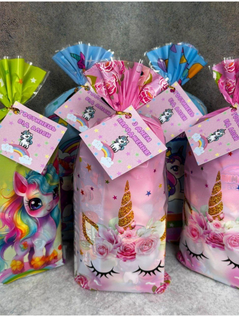 Стаканчик смаколиків з іменною наліпкою