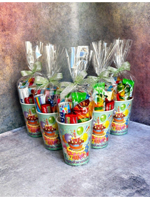 Пакунок із солодощами, подарунки для свята